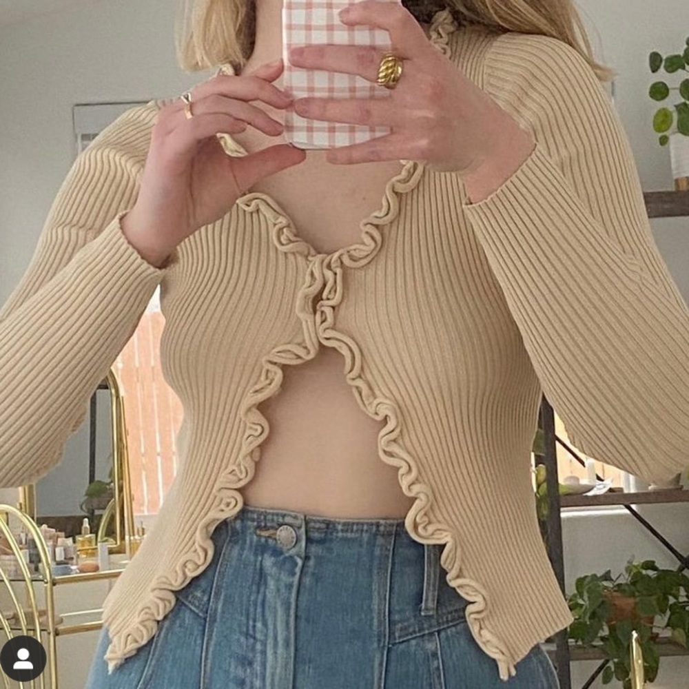 Find Me Now Charlie Ruffled Cardigan in Cream Size M/L NWT Brand New